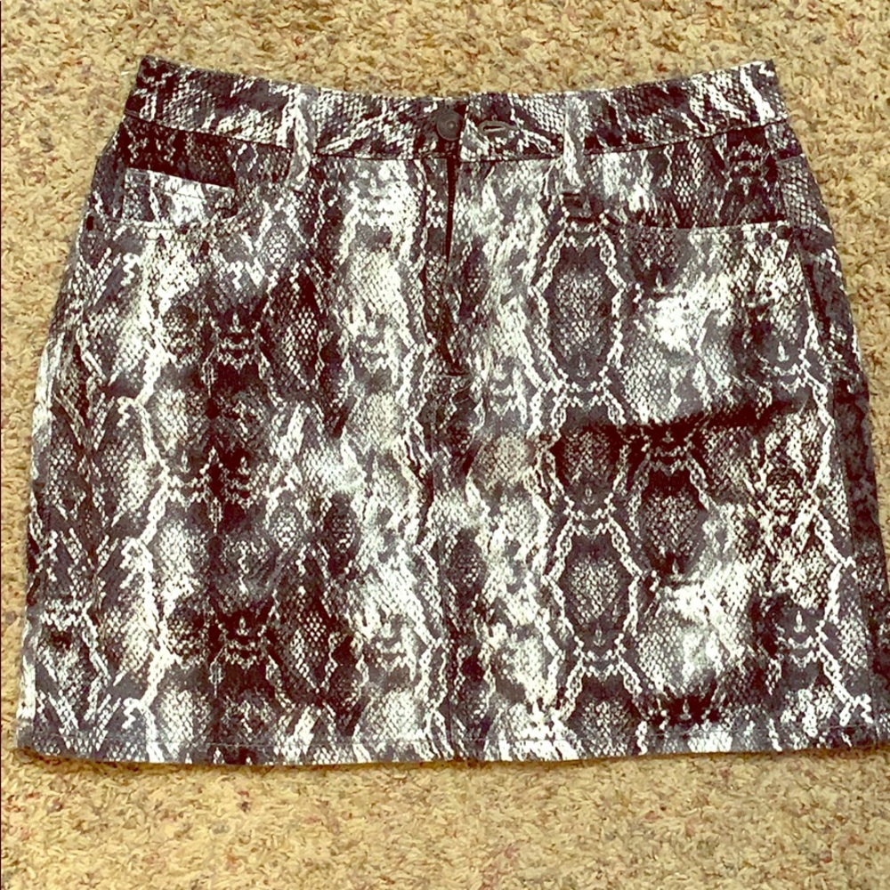 Zara Snakeskin miniskirt Small